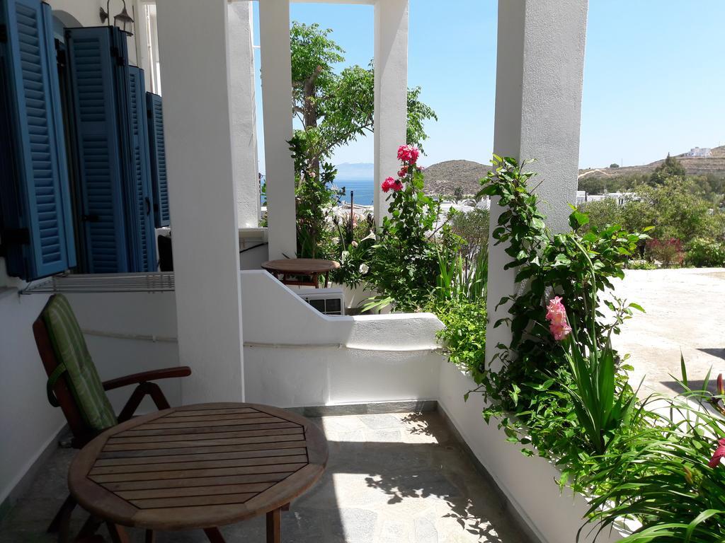 Medusa Accommodation Livadakia Exterior photo